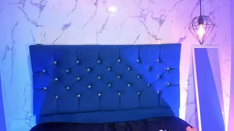 dakotaa_johnson online show from April 21, 3:57 am