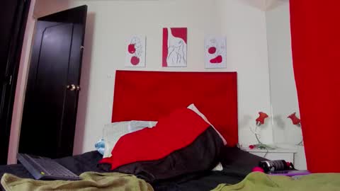 dakotaholand online show from December 2, 11:14 pm