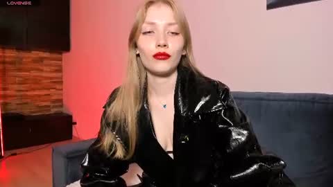 Dakota online show from June 18, 4:34 pm