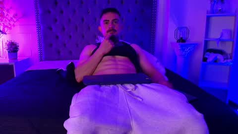 Dallas whitee online show from April 23, 7:59 pm