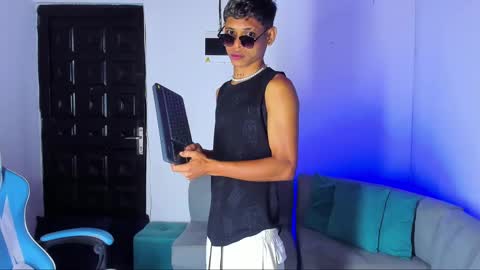 damar_felipe online show from March 6, 5:24 am