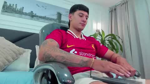 DAMIAN online show from November 14, 1:57 pm