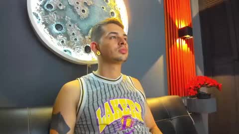 Damian Oliver online show from December 17, 10:12 am