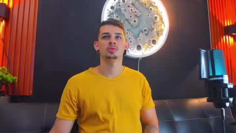 Damian Oliver online show from March 10, 9:23 am