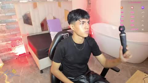 damian_tay online show from April 30, 11:37 am