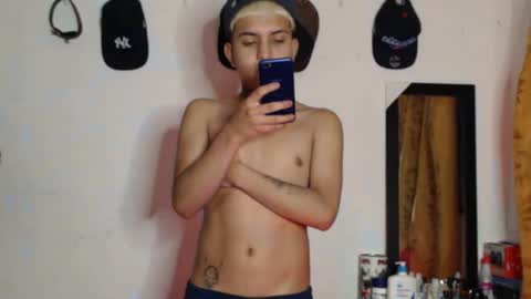 damiansexyboy69 online show from November 28, 7:37 am