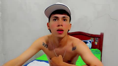 Snapshot of damien_444 chatting on October 15, 7:32 am damien_444 online show from October 15, 7:32 am