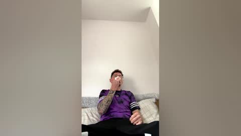 damo111694 online show from March 24, 12:22 pm