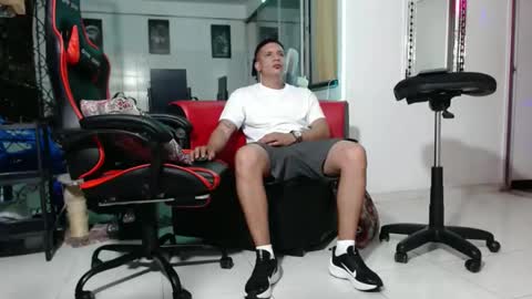 damyan_2003 online show from January 1, 3:02 am