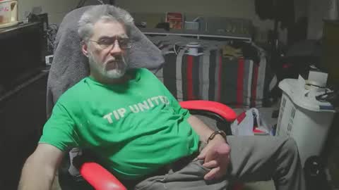 dan137111 online show from April 2, 12:01 pm