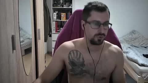 Snapshot of dan_the_man405 chatting on October 21, 7:39 pm King Dan online show from October 21, 7:39 pm