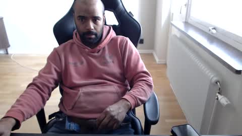 dan_the_man43 online show from April 10, 2:33 pm