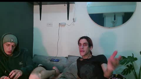 Snapshot of dan_yagami chatting on February 5, 6:45 am Dan and Noah online show from February 5, 6:45 am