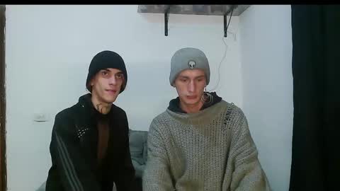 Snapshot of dan_yagami chatting on February 23, 2:40 am Dan and Noah online show from February 23, 2:40 am