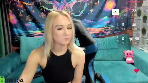 dances_queen online show from December 2, 7:29 am