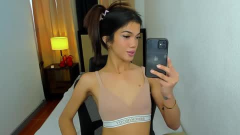STEPHANIE online show from May 22, 2:40 am