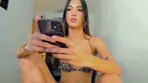 STEPHANIE online show from June 4, 10:38 pm