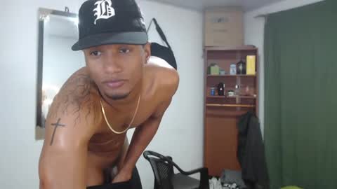 dani_brown19 online show from May 24, 2:08 am