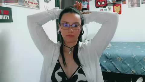 dani y jocelyn online show from July 2, 8:36 pm