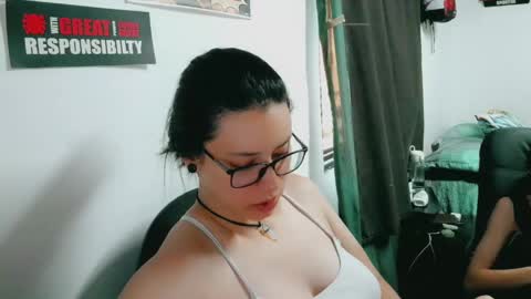 dani y jocelyn online show from April 14, 8:01 pm