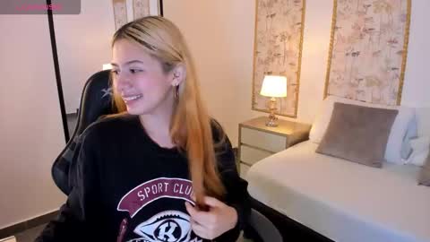 D A N I A online show from November 5, 2:46 am