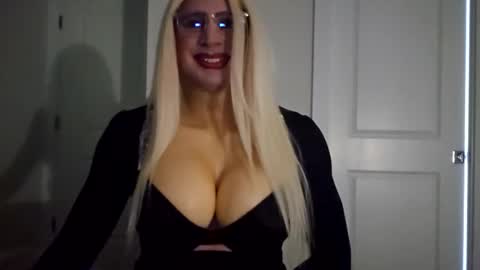 danicdgirl online show from September 25, 5:42 pm