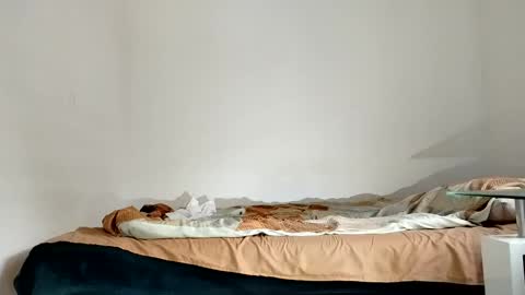 daniel817585 online show from April 3, 1:18 pm