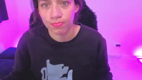 daniela_rivasthl online show from May 6, 5:02 am