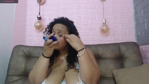 Snapshot of danielaa_a chatting on March 3, 6:56 pm Daniela online show from March 3, 6:56 pm