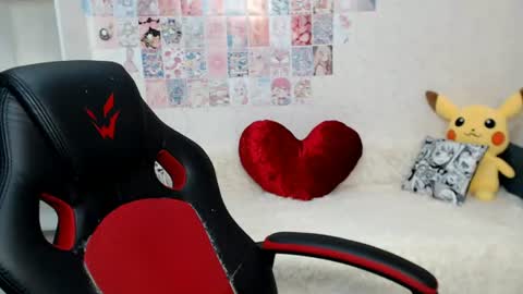 Daniella Martin online show from July 11, 2:49 am