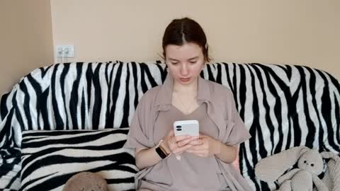 Mia online show from April 2, 6:10 am