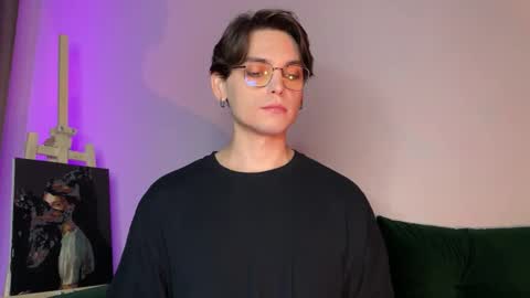 danieltuckerr online show from December 15, 8:49 pm