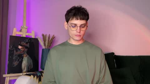 danieltuckerr online show from May 9, 12:16 am