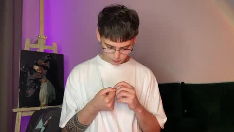 danieltuckerr online show from May 12, 10:52 pm