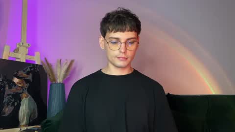 danieltuckerr online show from May 10, 12:17 am