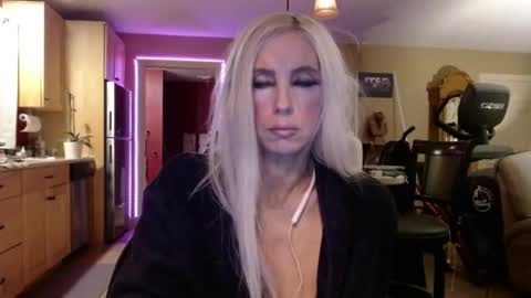 DanikaWhite69 online show from April 12, 12:42 pm