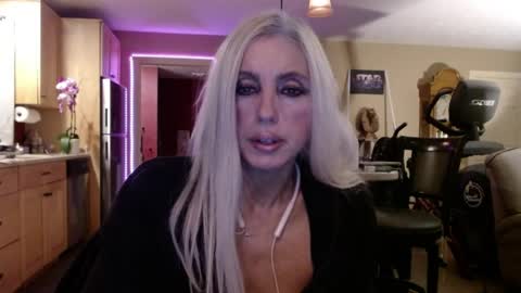 DanikaWhite69 online show from June 7, 12:43 pm