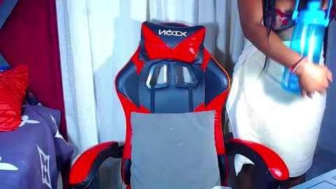 danisabrownn online show from January 11, 6:36 pm