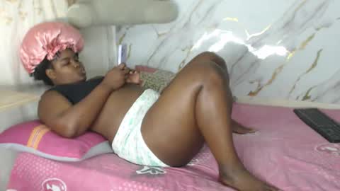 INSTAGRAM  Minni Moom online show from November 12, 5:15 pm