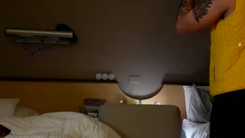 dankfuckcouple online show from December 10, 1:22 am