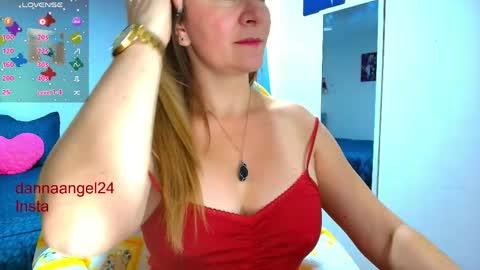 Danna online show from April 21, 9:55 pm