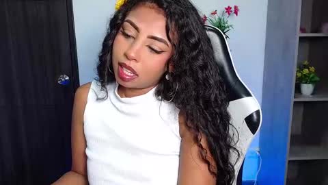 Snapshot of danna_schmidt23 chatting on October 2, 9:41 am Danna online show from October 2, 9:41 am