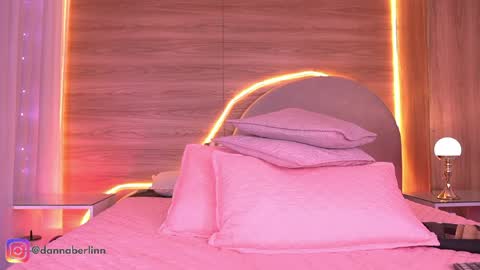 Danna Berlin  online show from April 21, 1:42 am