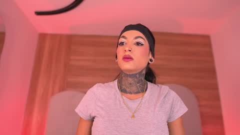 Danna Berlin  online show from May 5, 7:30 pm
