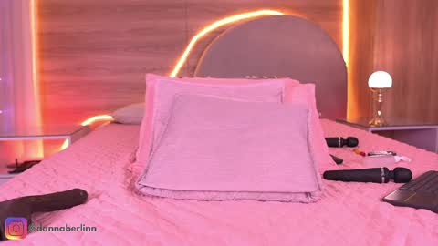 Danna Berlin  online show from April 17, 9:50 pm