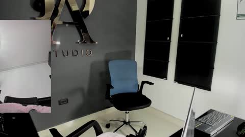 danny_and_lara online show from October 2, 1:04 am