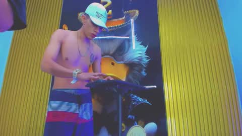 dante_brown1 online show from December 5, 5:50 am