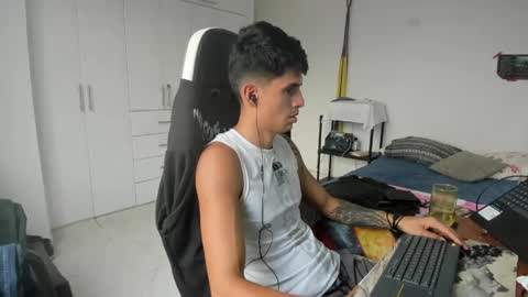 X Dante7373574 online show from April 22, 9:11 pm