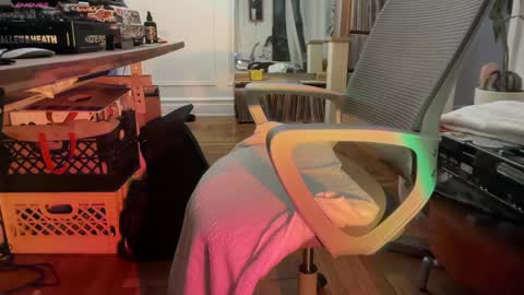 Snapshot of danteslife chatting on January 27, 5:47 am Dante online show from January 27, 5:47 am