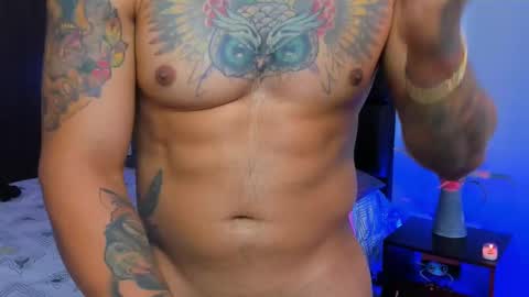 Snapshot of danyfitguy_ chatting on February 21, 1:44 pm danyfitguy_ online show from February 21, 1:44 pm